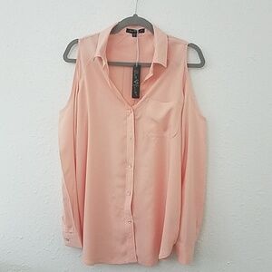 𝅺velvet heart Small rose cold shoulder blouse NWT